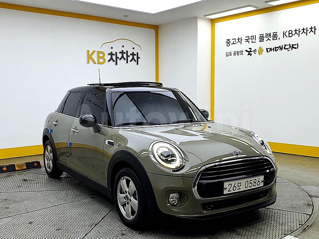 WMWXV310XKTF00748 2019 MINI COOPER D 1.5 5 DOOR 3RD GEN-1