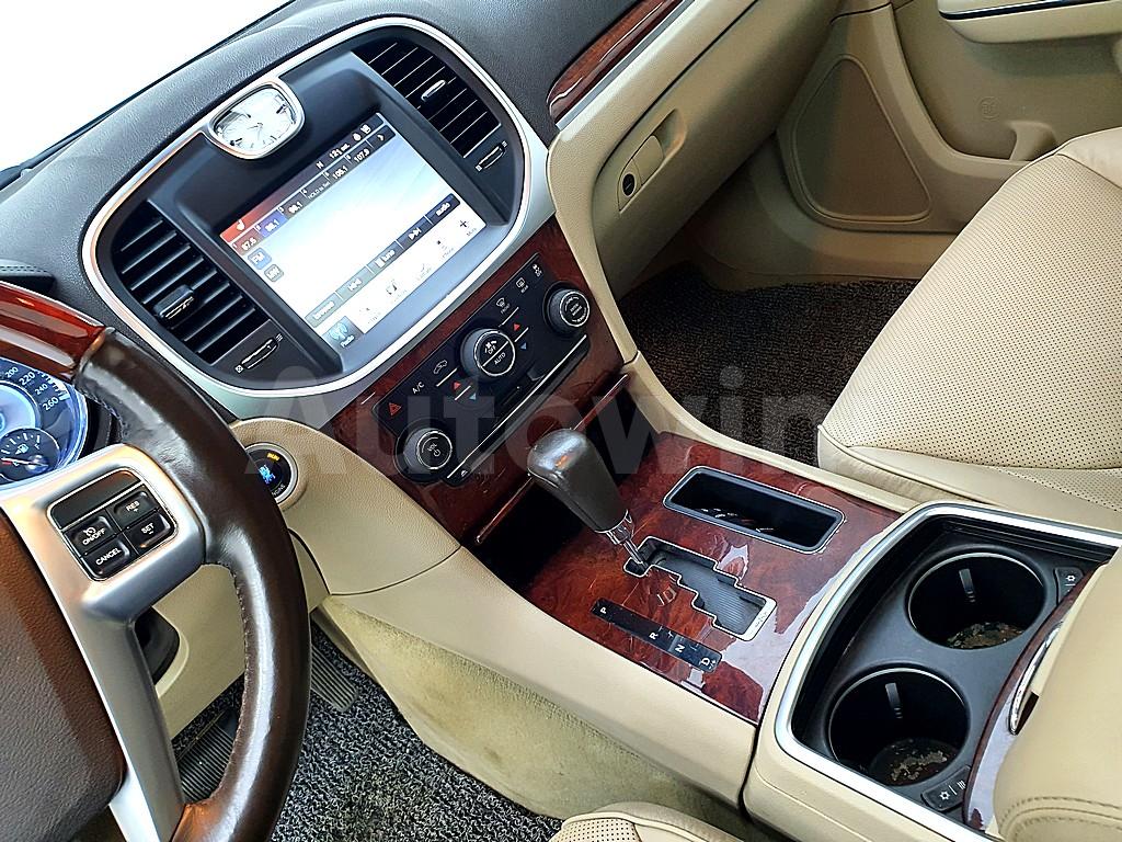 2011 CHRYSLER  300C 3.6 - 12