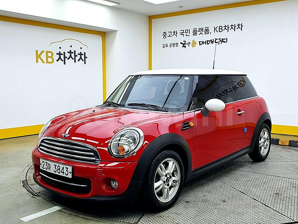 WMWSU3104BT200570 2011 MINI COOPER 1.6 SE-0