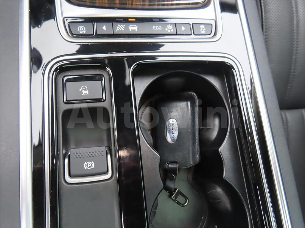 2019 JAGUAR XF 2.0D X260 - 12