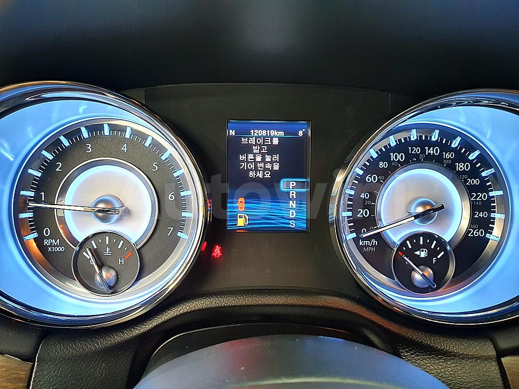 2014 CHRYSLER  300C LX - 7