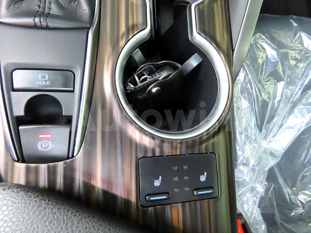 2018 TOYOTA CAMRY (XV70) 2.5 - 13