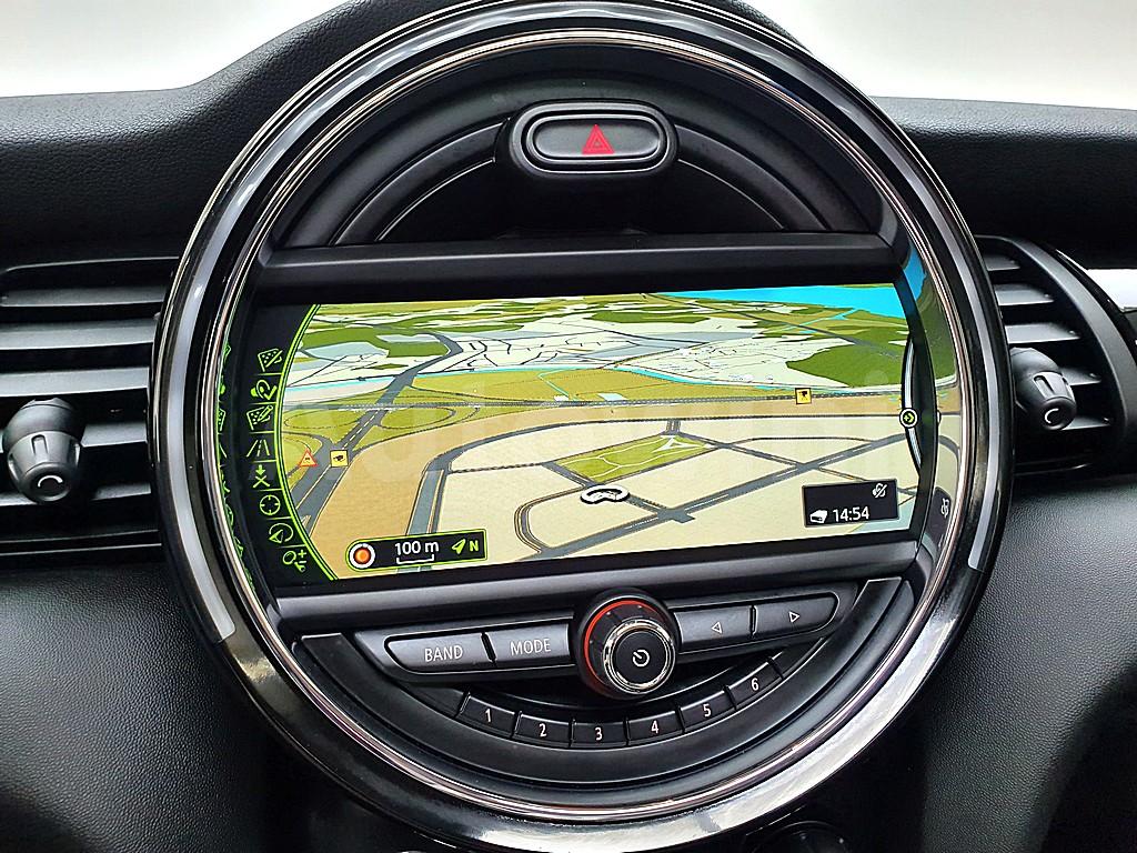 2016 MINI COOPER 1.5 5 DOOR HIGH 3RD GEN - 12