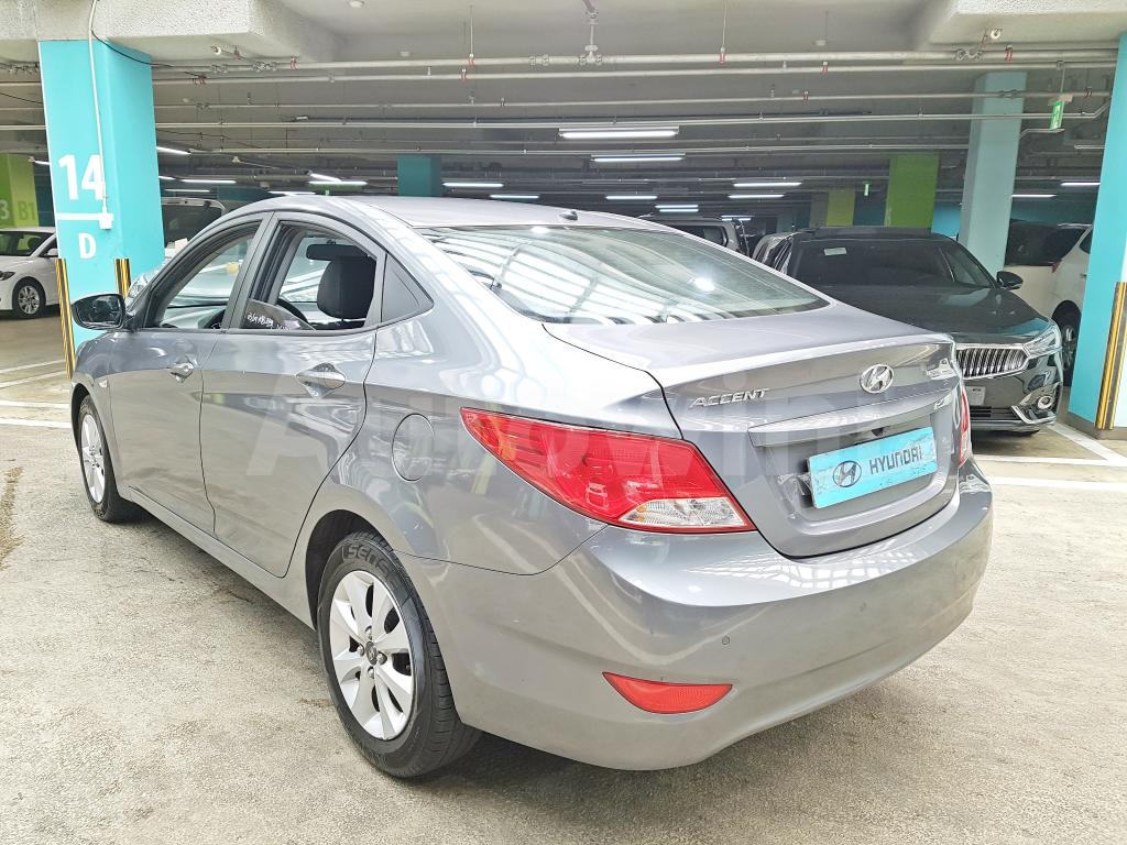 KMHCS41UGHU146760 2017 HYUNDAI ACCENT  D-(15R+LED+ANDROID+LEATHER )-4