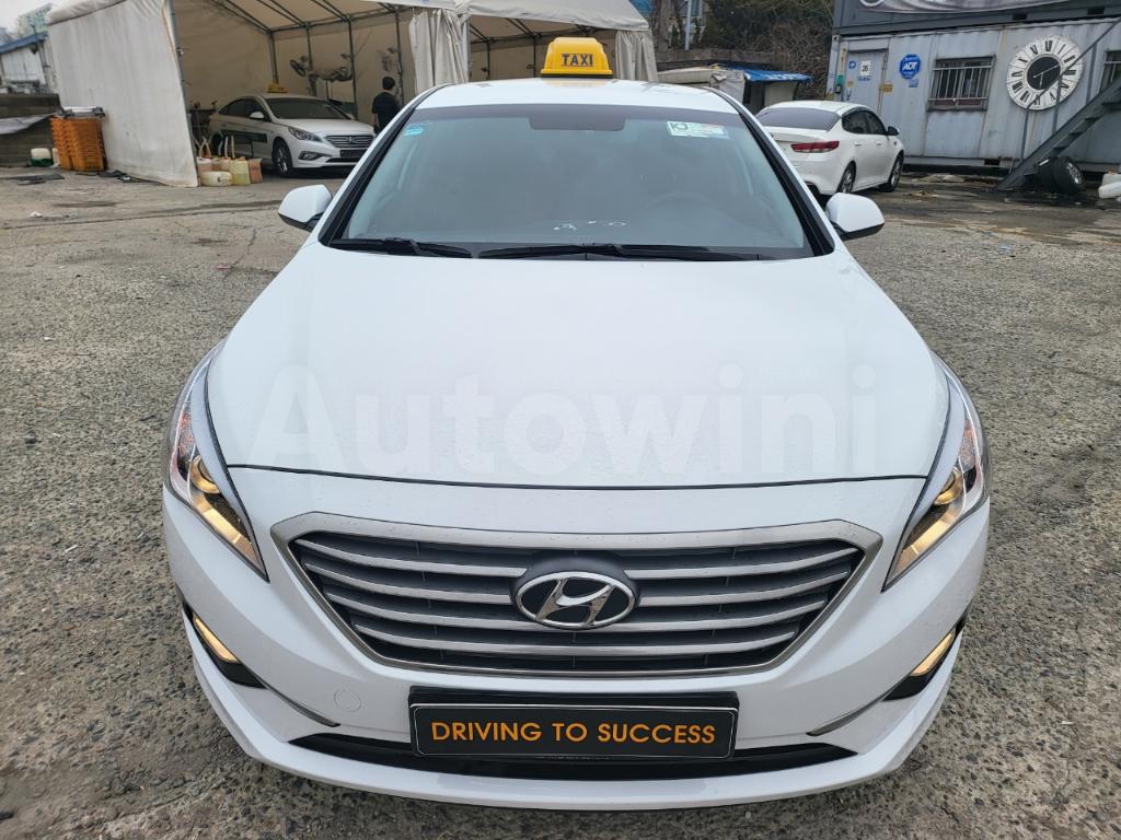 KMHE341DBJA488487 2018 HYUNDAI LF SONATA TAXI REAL-MILEAGE NO ACCIDENT-1