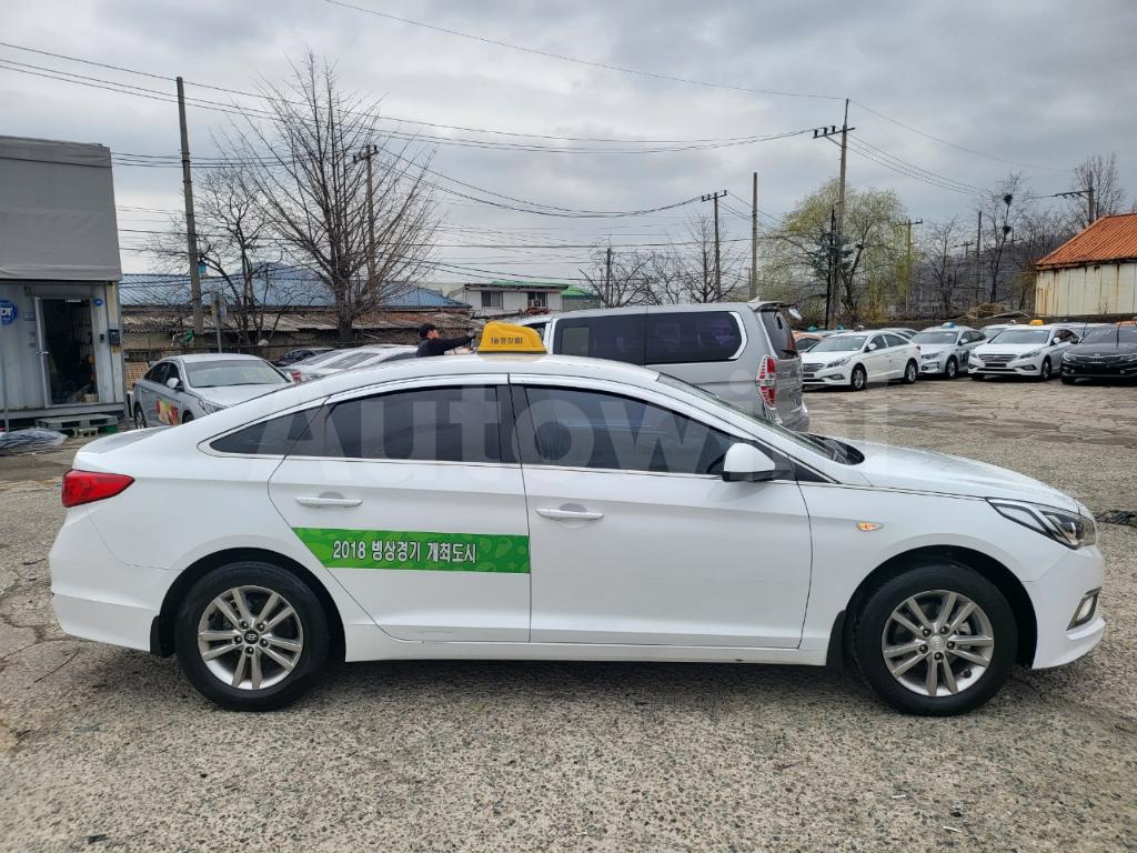 KMHE341DBJA488487 2018 HYUNDAI LF SONATA TAXI REAL-MILEAGE NO ACCIDENT-3