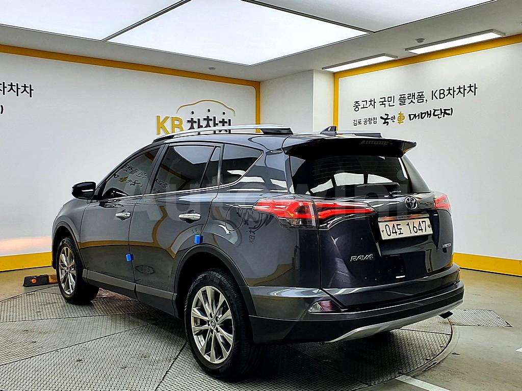 JTMYFREVXJD117380 2018 TOYOTA RAV4 2.5 2WD GEN 4-3