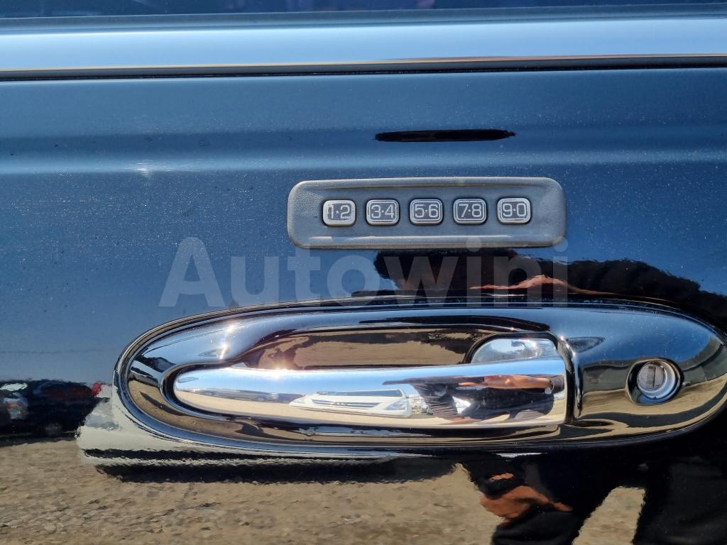 2LNBL8CW2AX611127 2010 LINCOLN TOWN CAR A/T-3