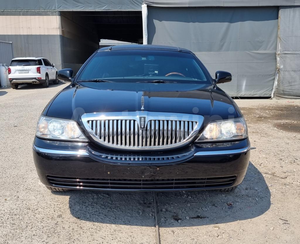 2LNBL8CW2AX611127 2010 LINCOLN TOWN CAR A/T-4