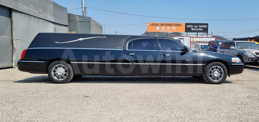 2010 LINCOLN TOWN CAR A/T - 7