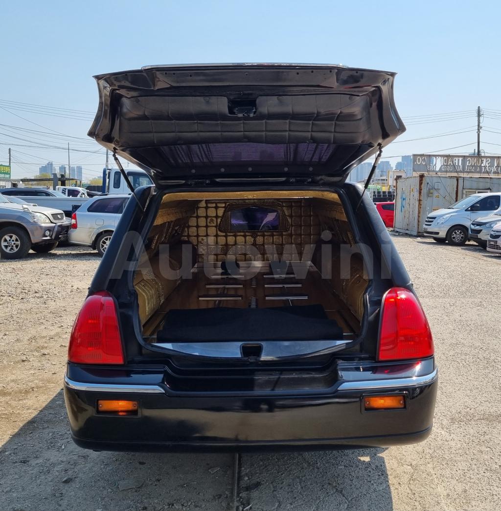 2010 LINCOLN TOWN CAR A/T - 12