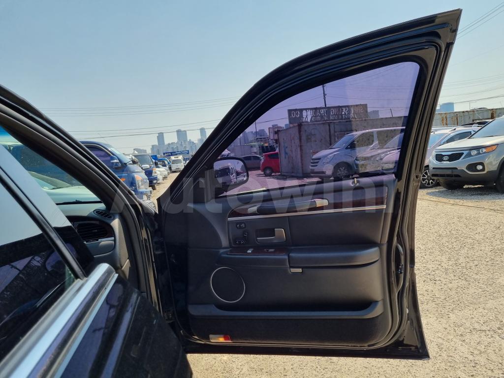 2010 LINCOLN TOWN CAR A/T - 23