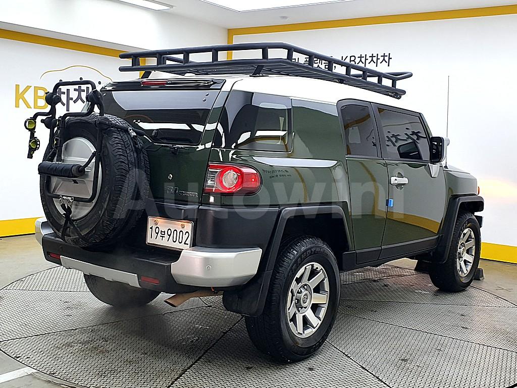 JTEBU4BF3EK192804 2014 TOYOTA FJ CRUISER 4WD V6-2