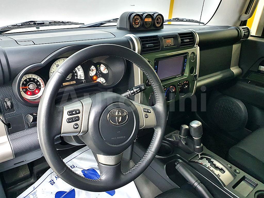JTEBU4BF3EK192804 2014 TOYOTA FJ CRUISER 4WD V6-4