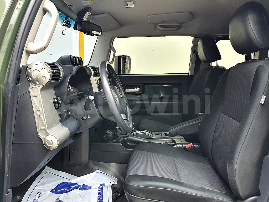 2014 TOYOTA FJ CRUISER 4WD V6 - 9