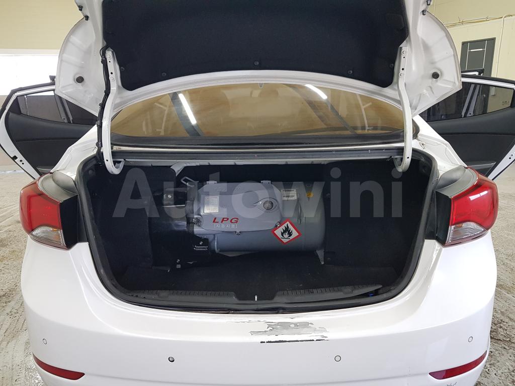 2015 HYUNDAI  AVANTE ELANTRA REAR COM+SENCER+LPG - 9