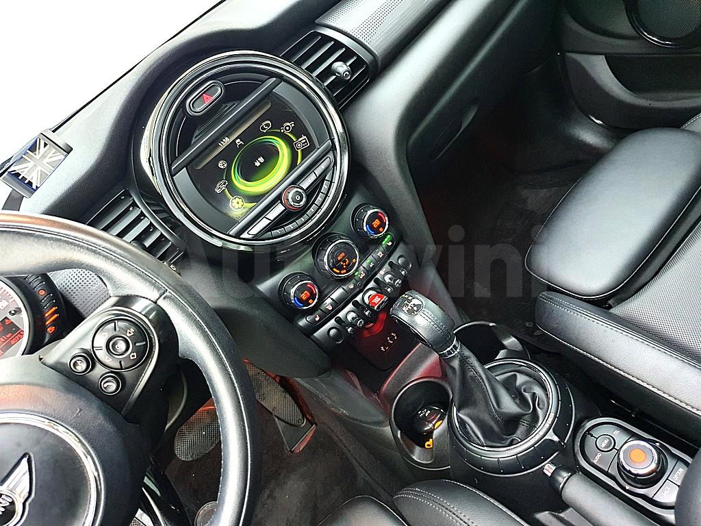2015 MINI COOPER D 1.5 5-DOOR MID 3RD GEN - 11