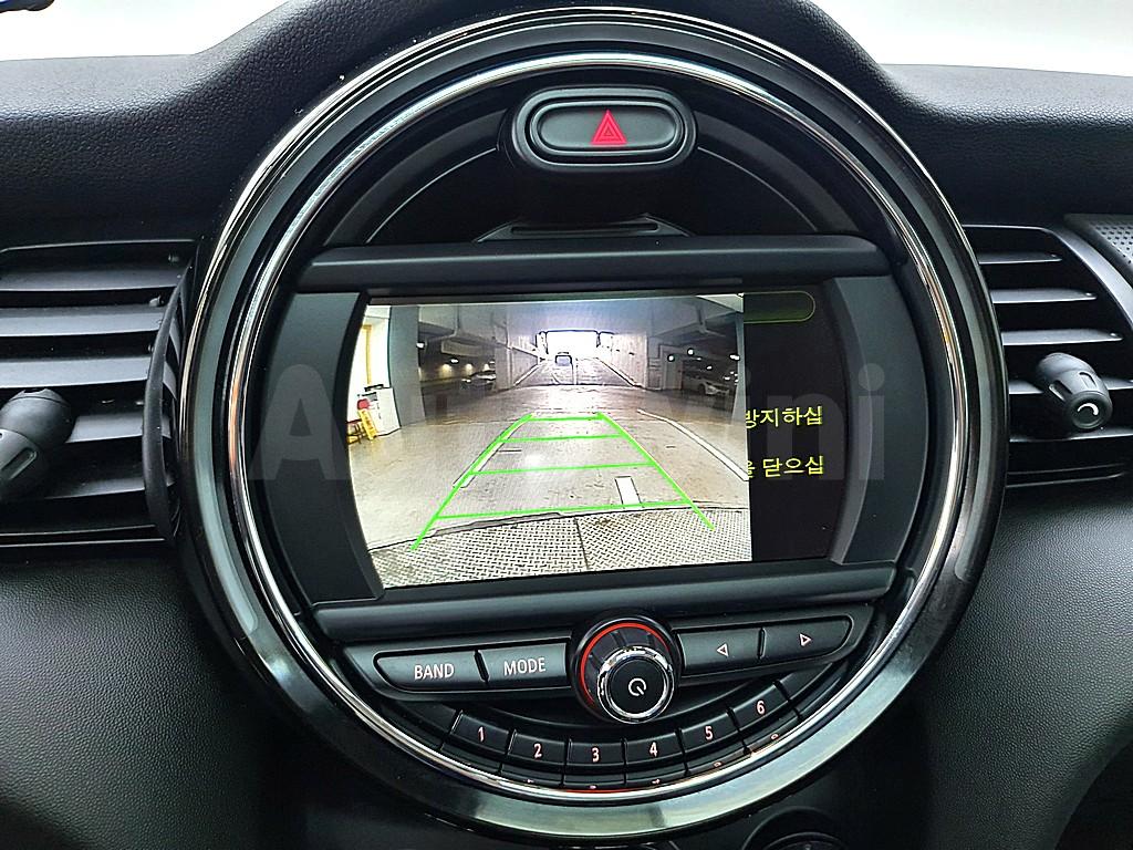 2015 MINI COOPER D 1.5 5-DOOR MID 3RD GEN - 12