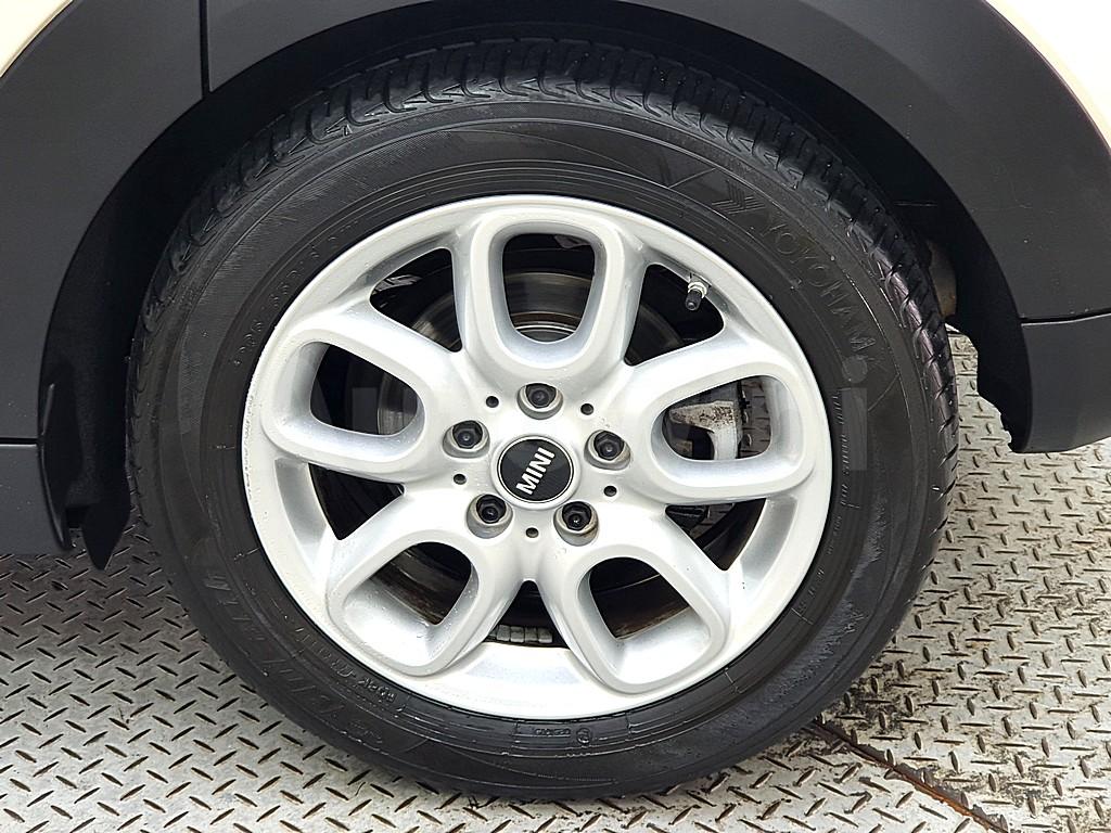 2015 MINI COOPER D 1.5 5-DOOR MID 3RD GEN - 18