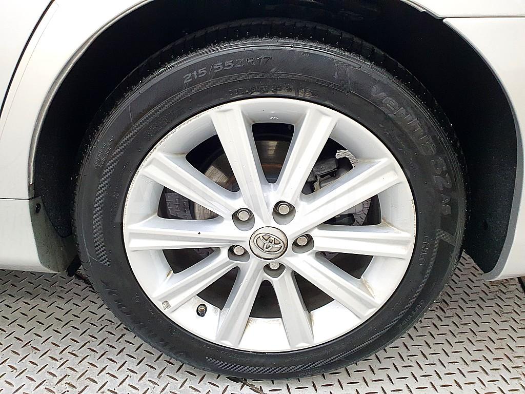 2014 TOYOTA  CAMRY 2.5 XLE - 17