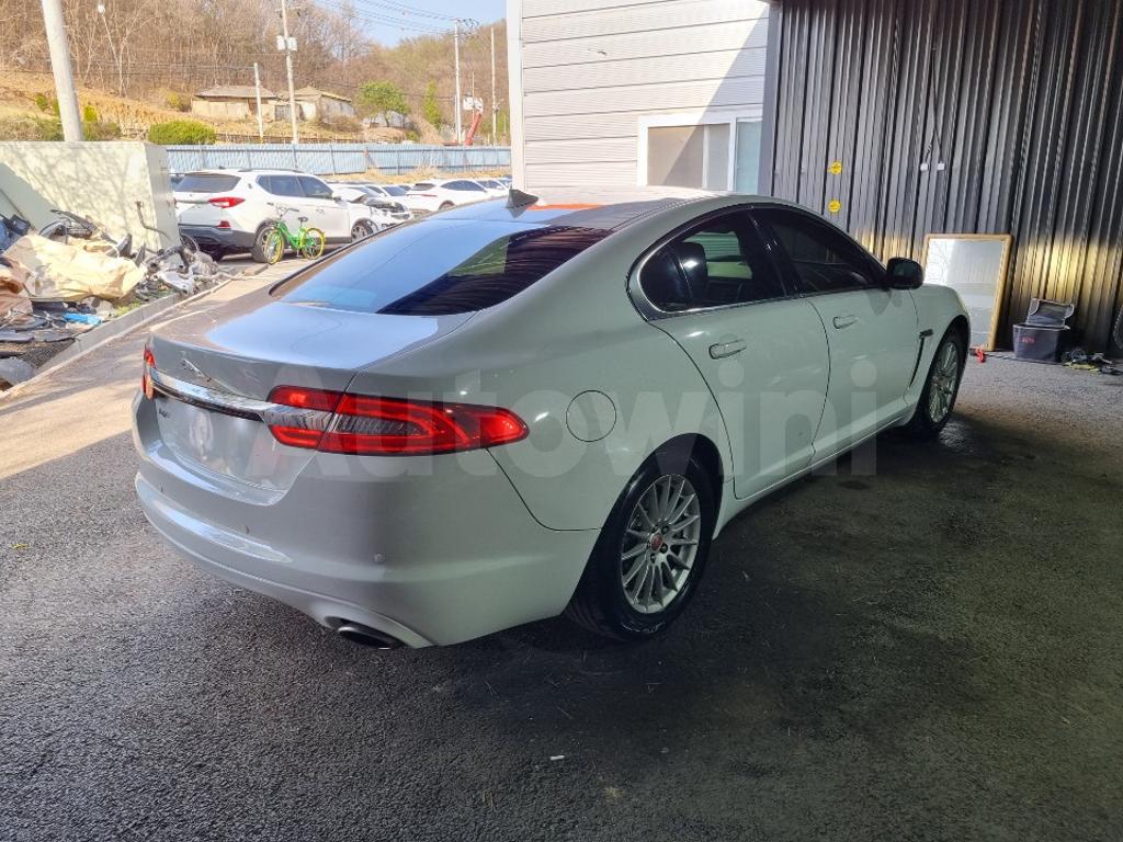 SAJAA05K8EDU15841 2014 JAGUAR XF SUNROOF 2WD-4