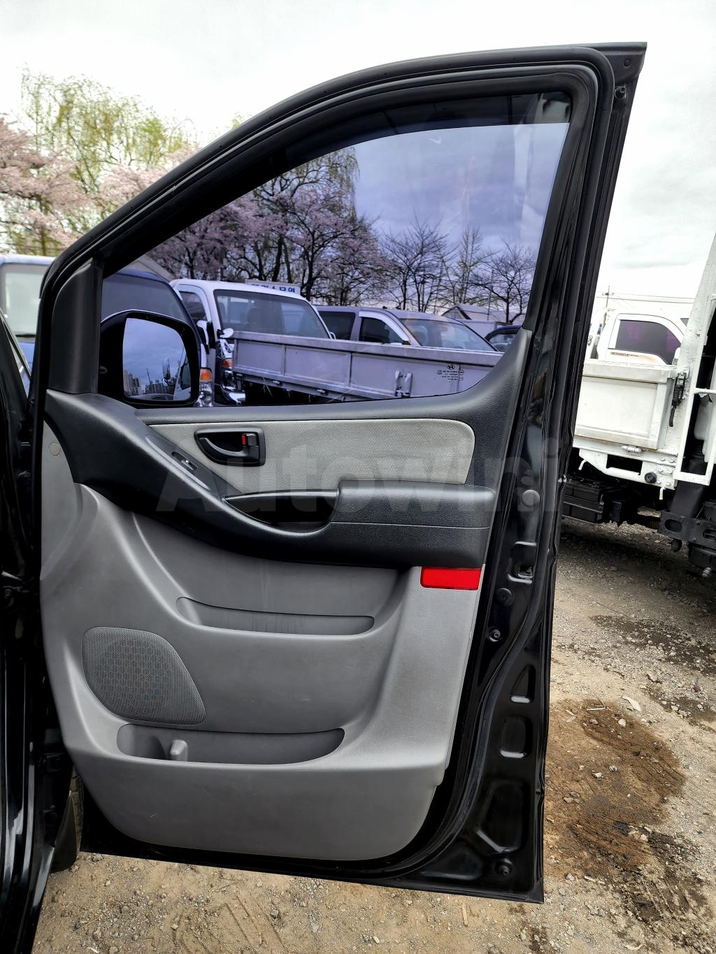 2014 HYUNDAI GRAND STAREX H-1 ((12SEAT+M/T+2RD /3RD AIRCON)) - 19