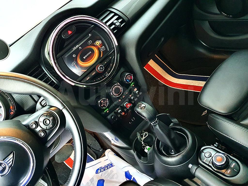 2018 MINI COOPER D 1.5 5 DOOR 3RD GEN - 11