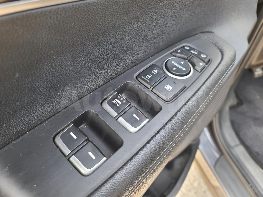 2015 KIA  SORENTO 2.2DIESEL/4WD_PRESTIGE - 30