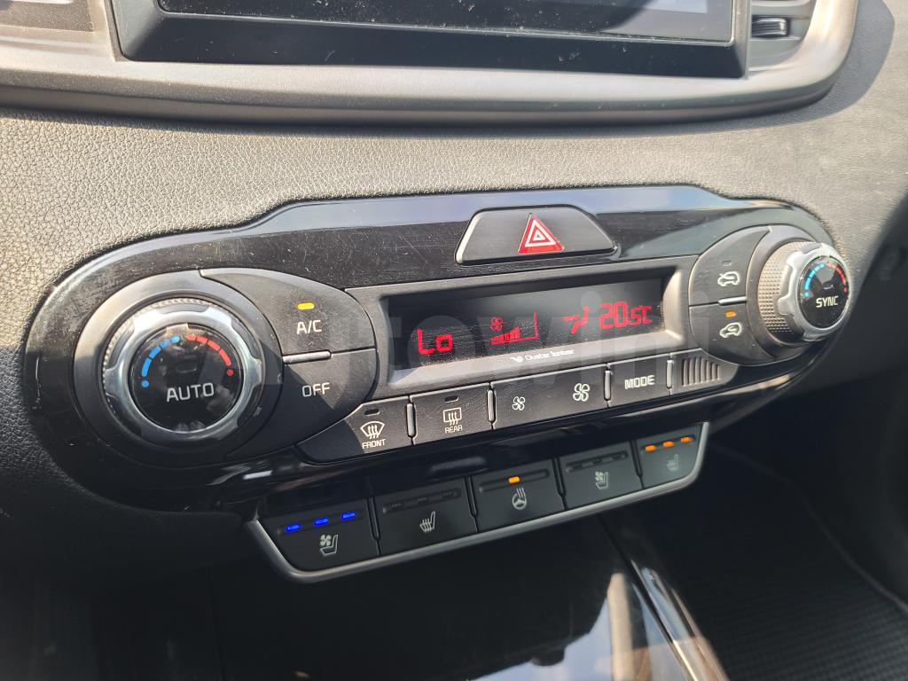 2015 KIA  SORENTO 2.2DIESEL/4WD_PRESTIGE - 38