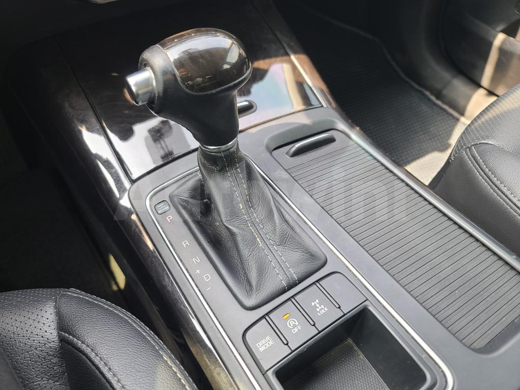 2015 KIA  SORENTO 2.2DIESEL/4WD_PRESTIGE - 39