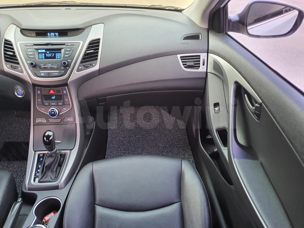 2014 HYUNDAI AVANTE MD ELANTRA 2WD AUTO - 23