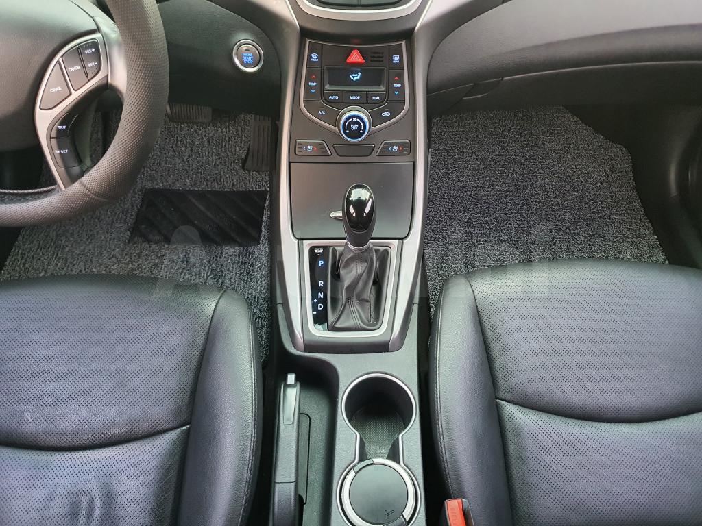 2014 HYUNDAI AVANTE MD ELANTRA 2WD AUTO - 29