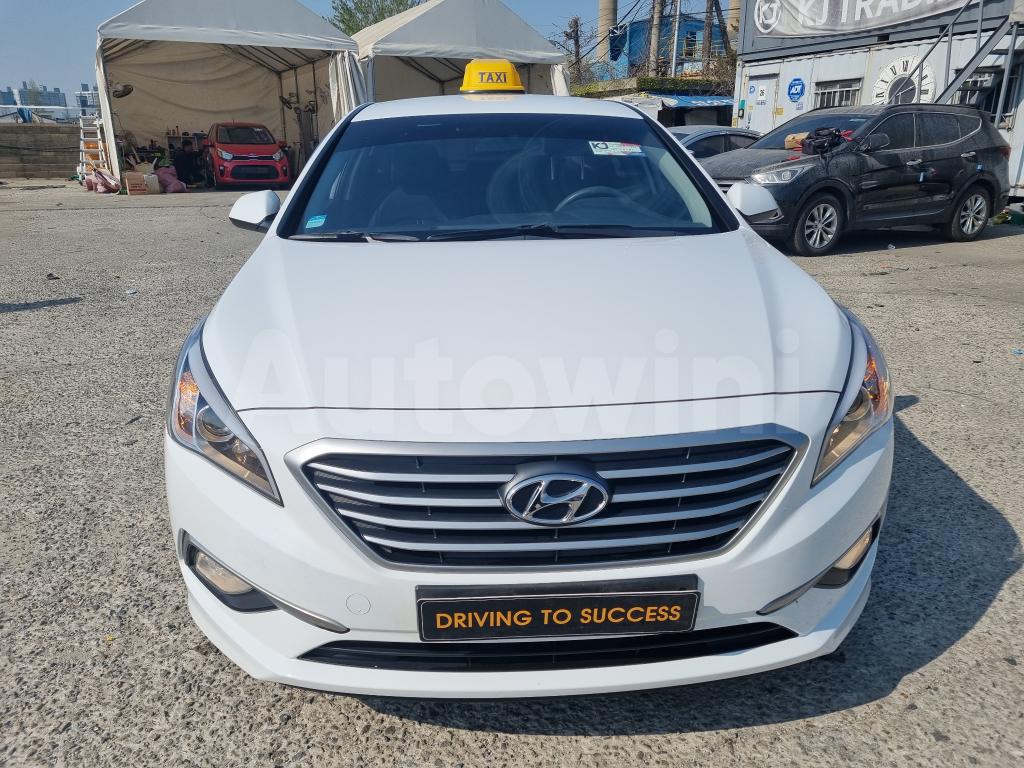 KMHE341DBJA418083 2018 HYUNDAI LF SONATA TAXI 16R AIRBAGX2 NO ACCIDENT-1