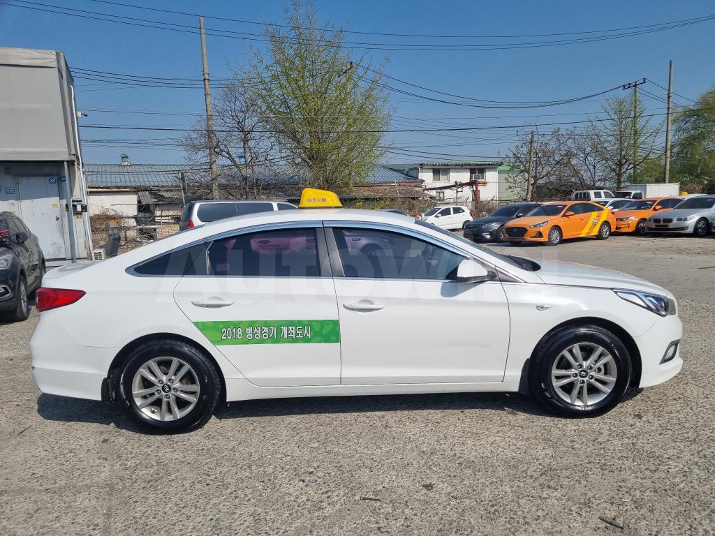 KMHE341DBJA418083 2018 HYUNDAI LF SONATA TAXI 16R AIRBAGX2 NO ACCIDENT-3