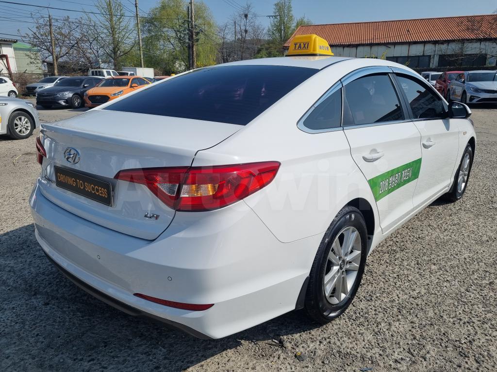 KMHE341DBJA418083 2018 HYUNDAI LF SONATA TAXI 16R AIRBAGX2 NO ACCIDENT-4