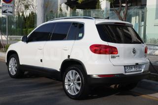 2013 VOLKSWAGEN  TIGUAN 2.0TDI+SROOF+B.MOTION+4WD+FULL - 12