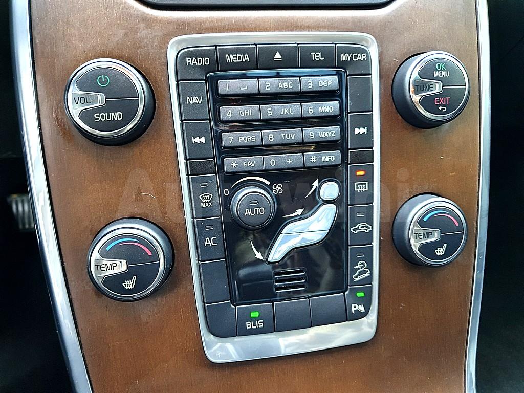 2012 VOLVO XC70 D5 AWD - 14