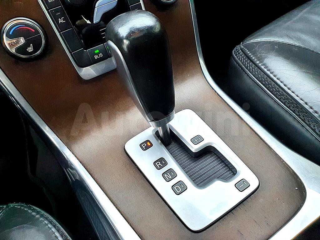 2012 VOLVO XC70 D5 AWD - 15