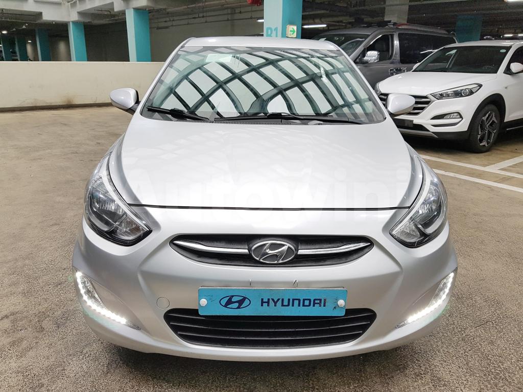 KMHCS41BEHU133088 2017 HYUNDAI ACCENT  GASOLINE(LED+ANDROID+LEATHER)-2