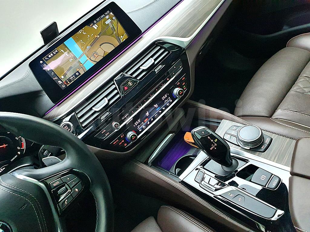 2017 BMW  5SERIES G30  520D M SPORT PLUS - 11