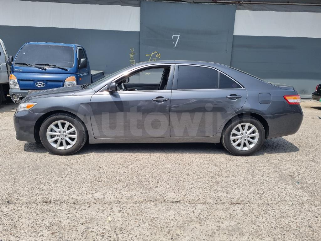 JTNBF3EK6B3007969 2011 TOYOTA CAMRY XLE-2
