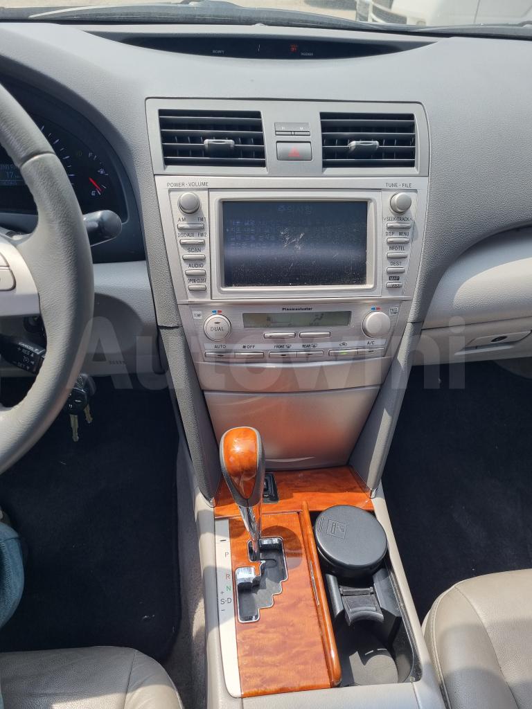 2011 TOYOTA CAMRY XLE - 14