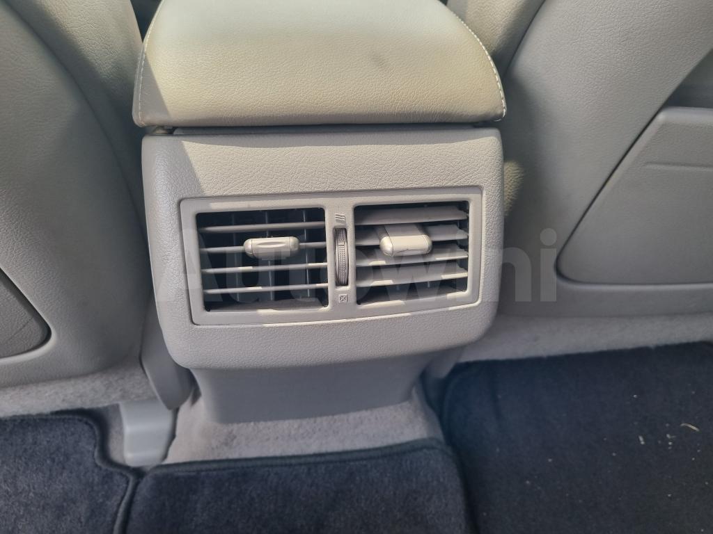 2011 TOYOTA CAMRY XLE - 18
