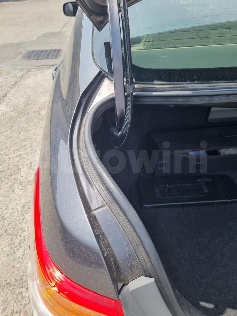 2011 TOYOTA CAMRY XLE - 23