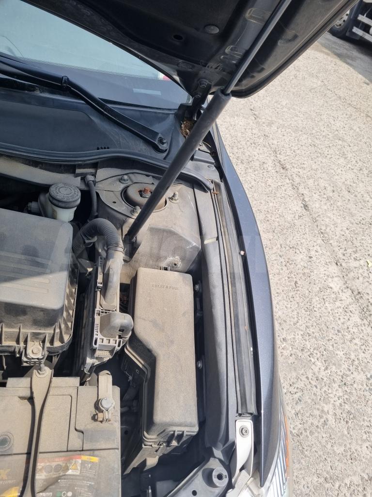 2011 TOYOTA CAMRY XLE - 25