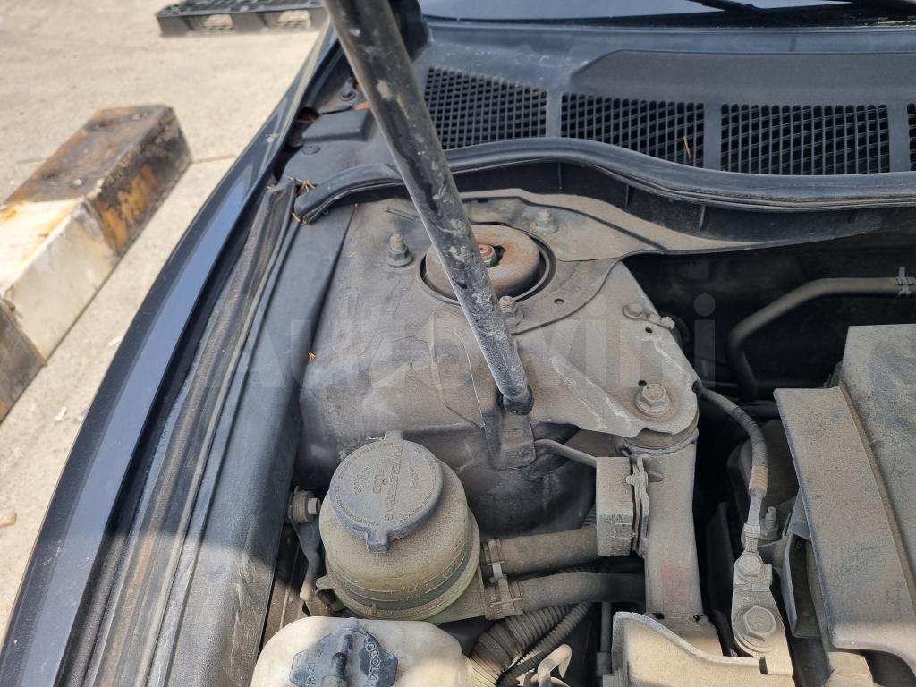 2011 TOYOTA CAMRY XLE - 27