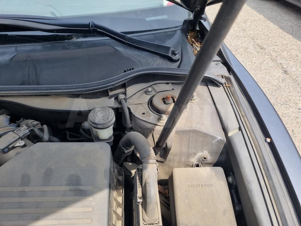 2011 TOYOTA CAMRY XLE - 28