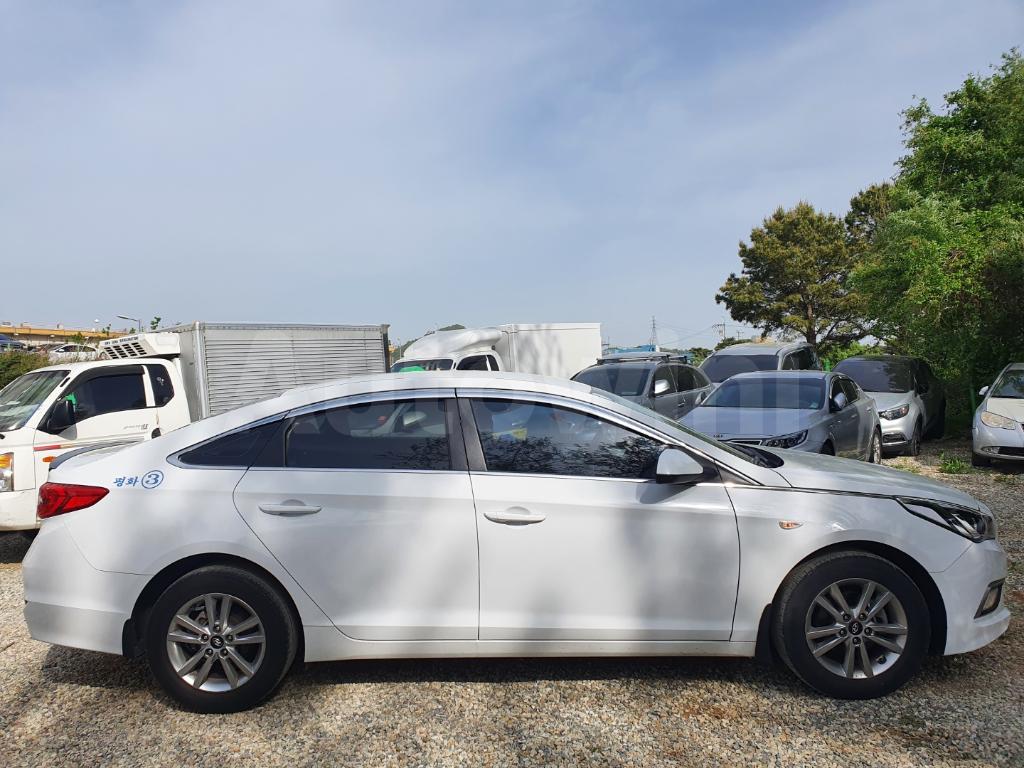 KMHE341DBJA465339 2018 HYUNDAI LF SONATA TAXI-2