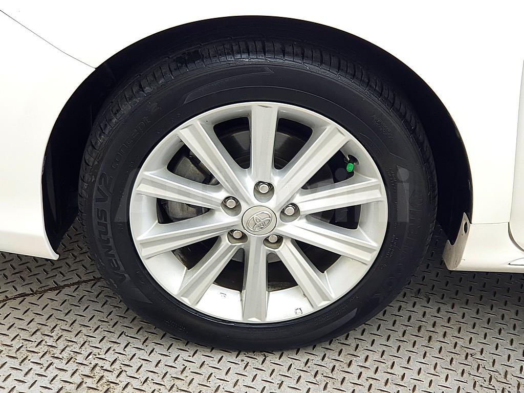 2012 TOYOTA  CAMRY 2.5 XLE - 17
