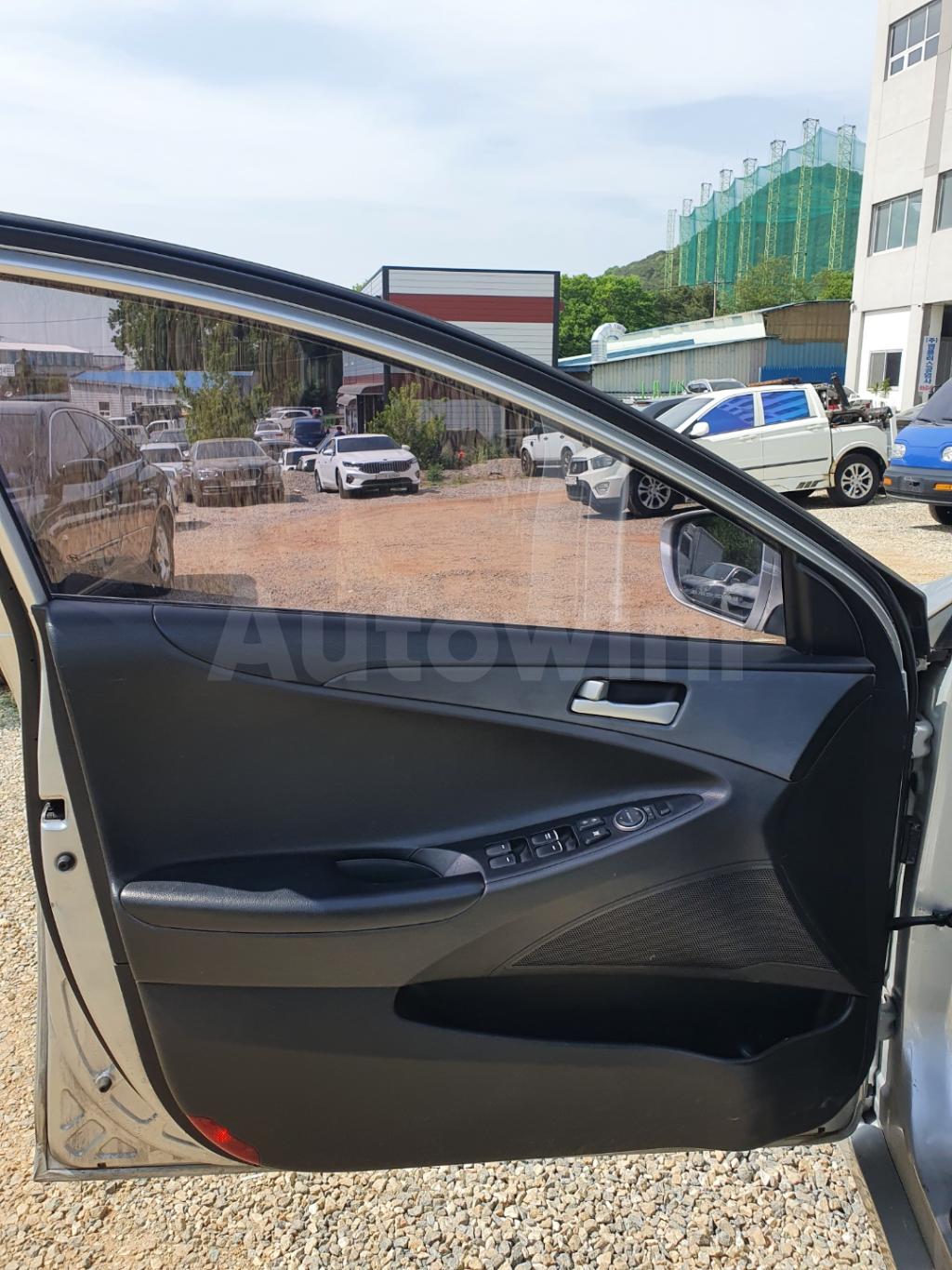 2013 HYUNDAI YF SONATA TAXI - 9